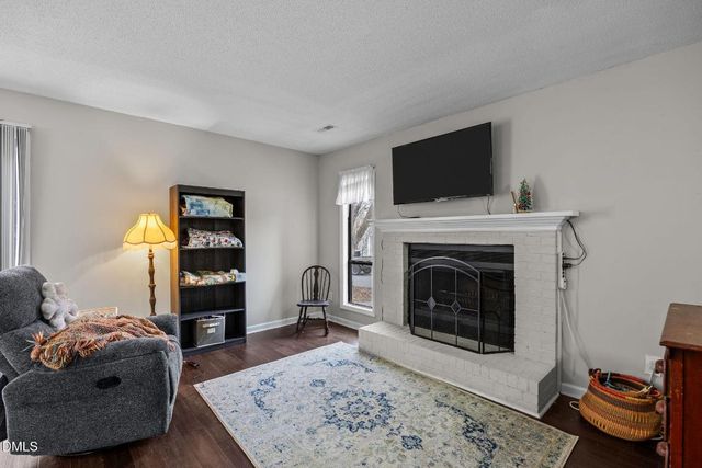 122 Clancy Circle, Cary, NC 27511