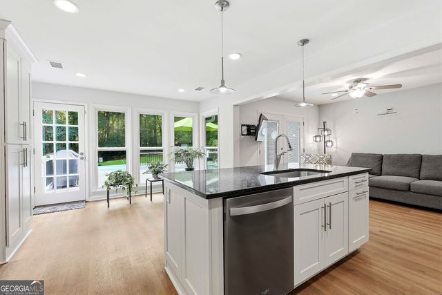 193 Rockspray Ridge, Peachtree City, GA 30269