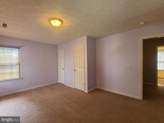 10 LOCKWOOD DR, Fredericksburg, VA 22405