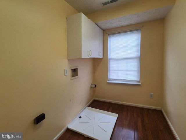 10 LOCKWOOD DR, Fredericksburg, VA 22405