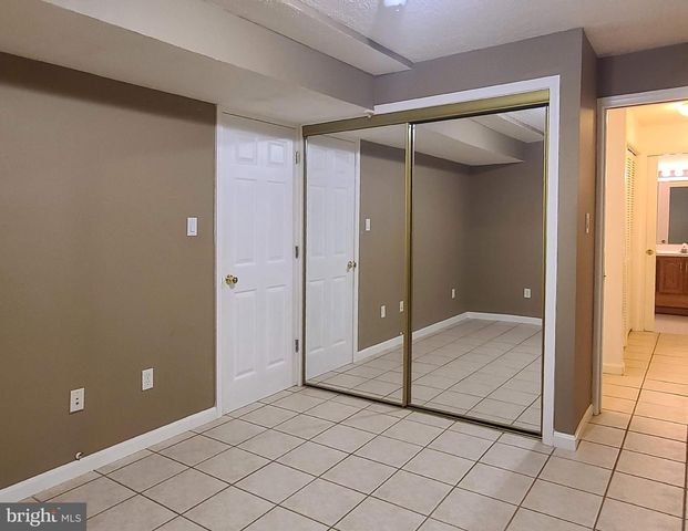 10 LOCKWOOD DR, Fredericksburg, VA 22405