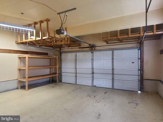 10 LOCKWOOD DR, Fredericksburg, VA 22405