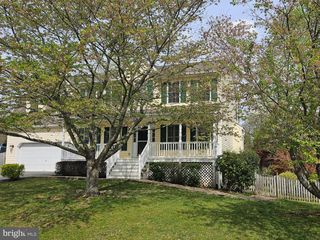 10 LOCKWOOD DR, Fredericksburg, VA 22405