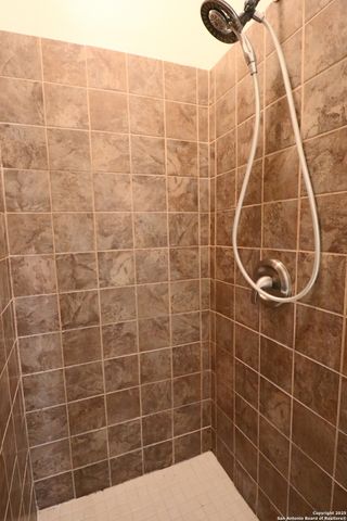 503 S Lewis Ave, Kerrville, TX 78028