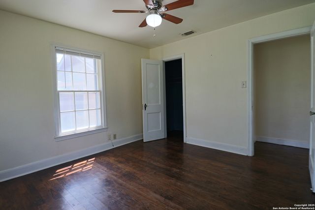 503 S Lewis Ave, Kerrville, TX 78028