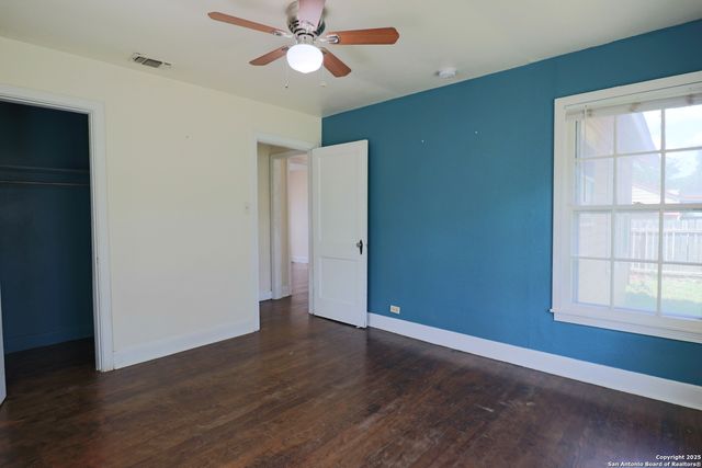 503 S Lewis Ave, Kerrville, TX 78028