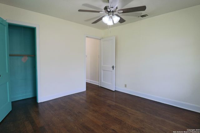 503 S Lewis Ave, Kerrville, TX 78028