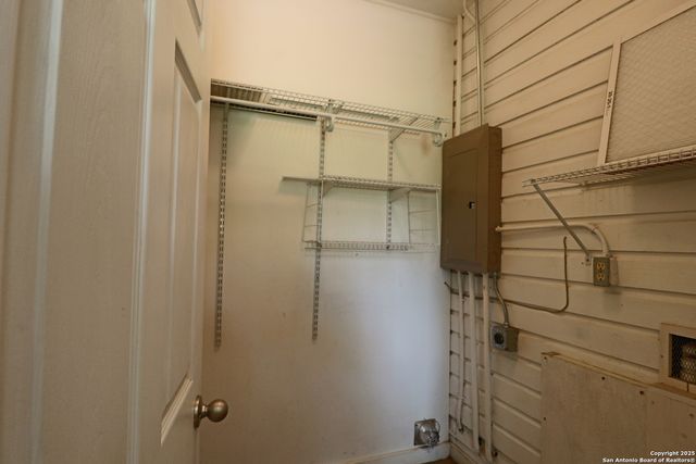 503 S Lewis Ave, Kerrville, TX 78028