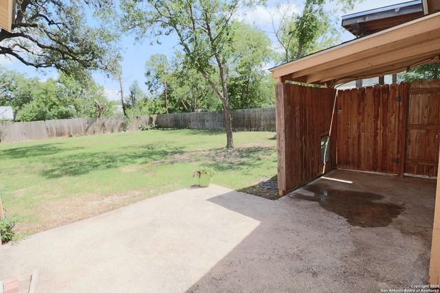 503 S Lewis Ave, Kerrville, TX 78028