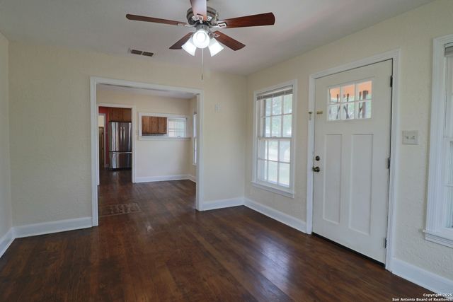 503 S Lewis Ave, Kerrville, TX 78028