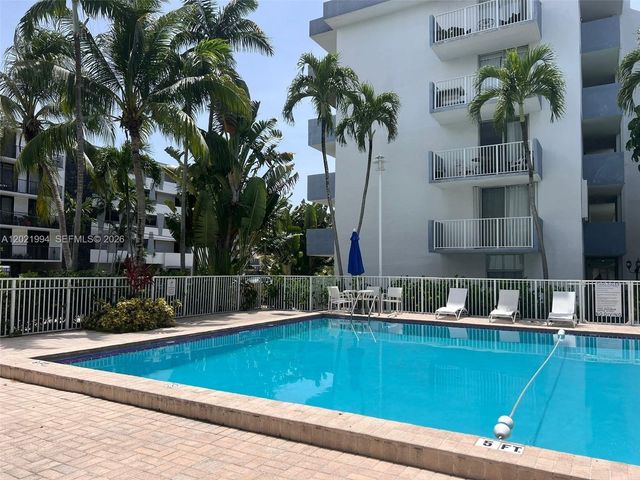 1801 S Treasure Dr 427, North Bay Village, FL 33141
