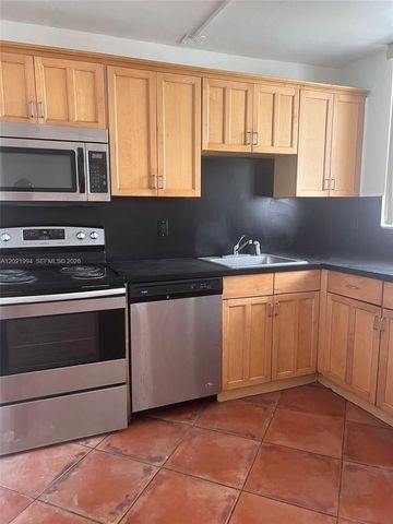 1801 S Treasure Dr 427, North Bay Village, FL 33141