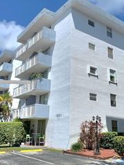 1801 S Treasure Dr 427, North Bay Village, FL 33141