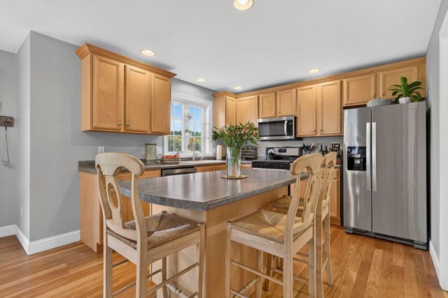24 Morrison Lane, Dover, NH 03820