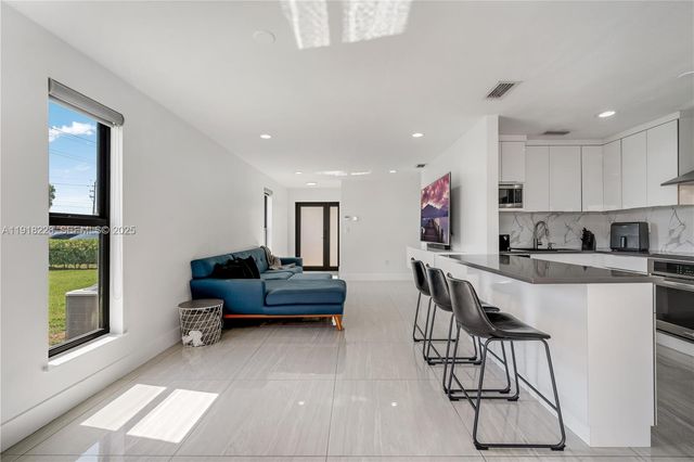 9451 SW 6th Lane, Miami, FL 33174