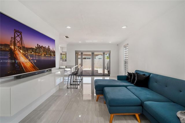 9451 SW 6th Lane, Miami, FL 33174