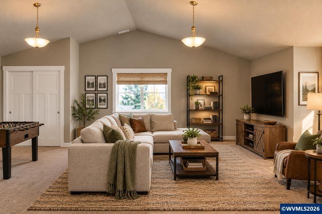 2071 Deer Av, Stayton, OR 97383
