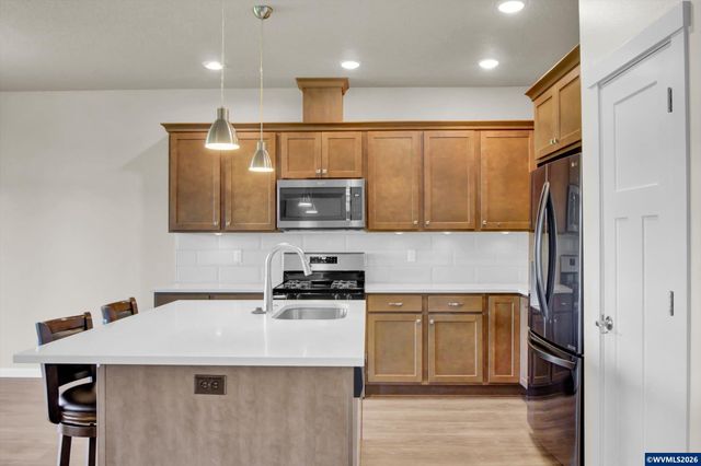 2071 Deer Av, Stayton, OR 97383