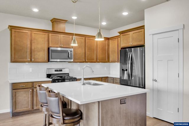 2071 Deer Av, Stayton, OR 97383