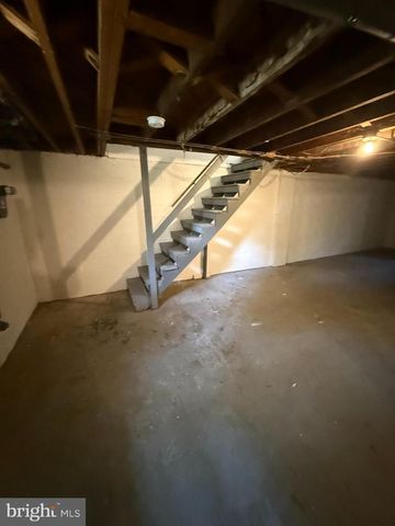 6101 CHINQUAPIN PKWY, Baltimore, MD 21239