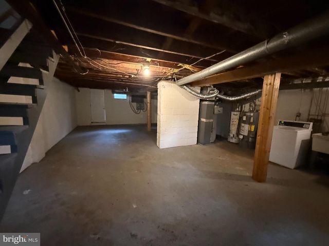 6101 CHINQUAPIN PKWY, Baltimore, MD 21239