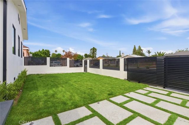 8107 Laurelgrove, North Hollywood, CA 91605