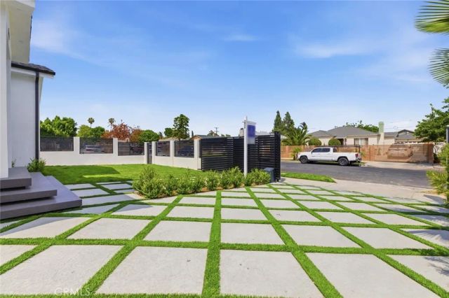 8107 Laurelgrove, North Hollywood, CA 91605