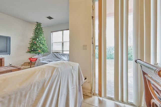 1006 Seminole Palm Drive, Greenacres, FL 33463