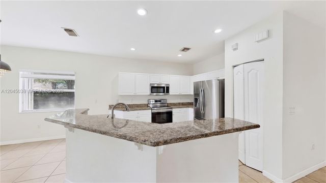 285 NE 32nd Terrace, Homestead, FL 33033