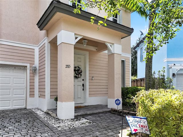 285 NE 32nd Terrace, Homestead, FL 33033