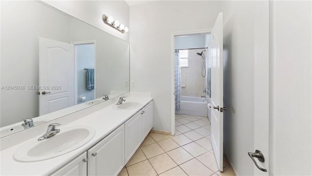285 NE 32nd Terrace, Homestead, FL 33033
