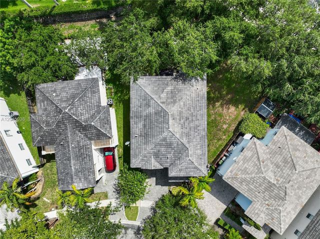 285 NE 32nd Terrace, Homestead, FL 33033