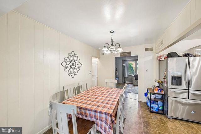 2 FLAMINGO RD, Hatboro, PA 19040