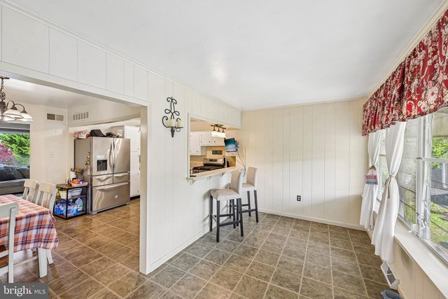 2 FLAMINGO RD, Hatboro, PA 19040