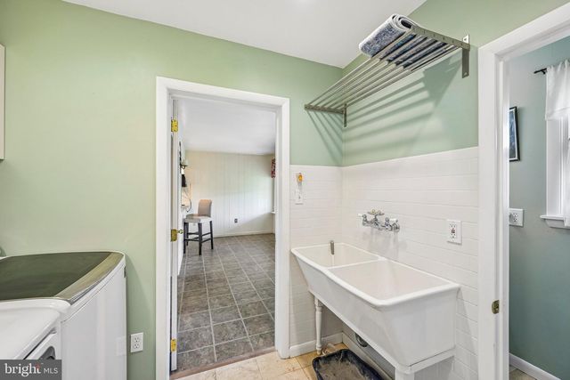 2 FLAMINGO RD, Hatboro, PA 19040