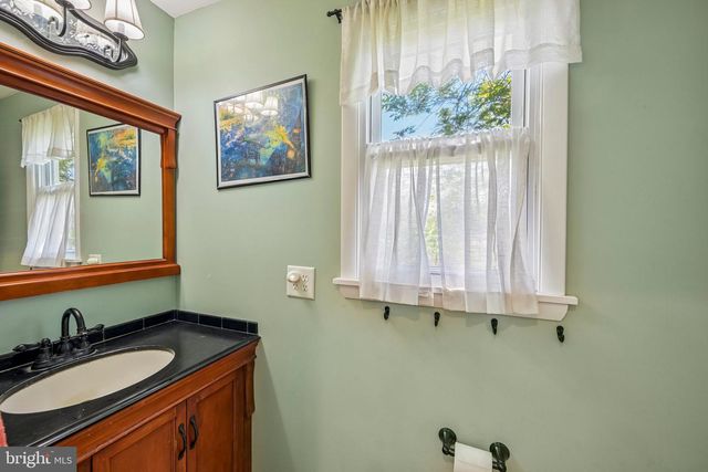 2 FLAMINGO RD, Hatboro, PA 19040
