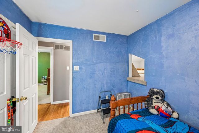 2 FLAMINGO RD, Hatboro, PA 19040