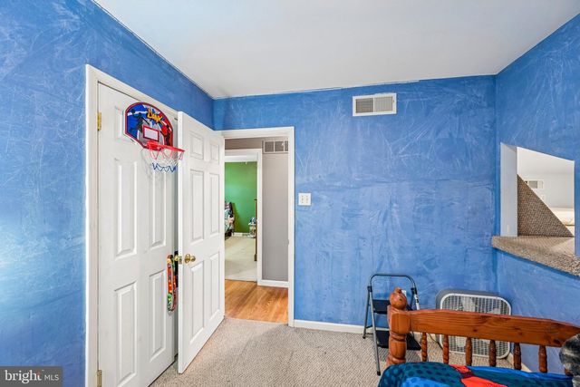 2 FLAMINGO RD, Hatboro, PA 19040