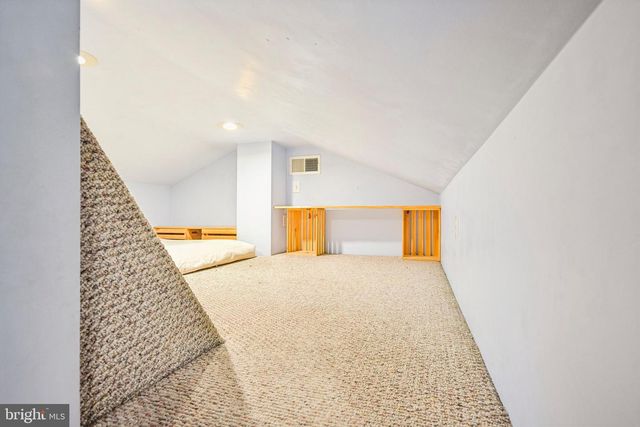 2 FLAMINGO RD, Hatboro, PA 19040