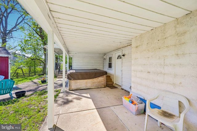 2 FLAMINGO RD, Hatboro, PA 19040