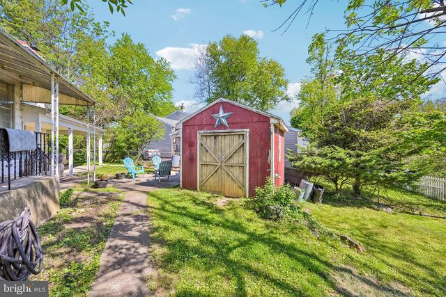 2 FLAMINGO RD, Hatboro, PA 19040