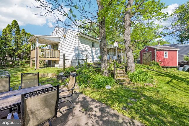 2 FLAMINGO RD, Hatboro, PA 19040
