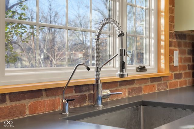 575 Artist Drive, Nashville, IN 47448