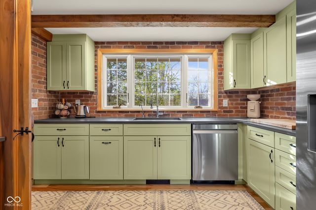 575 Artist Drive, Nashville, IN 47448