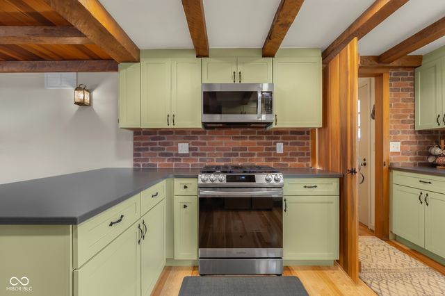 575 Artist Drive, Nashville, IN 47448