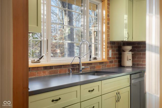 575 Artist Drive, Nashville, IN 47448