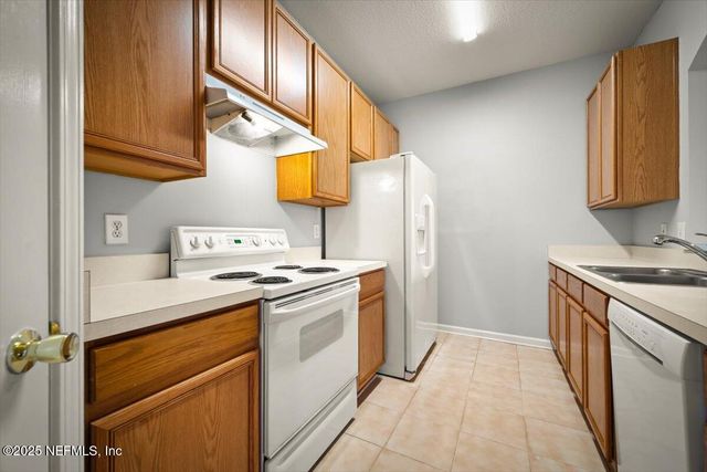 7990 BAYMEADOWS Road E 1007, Jacksonville, FL 32256