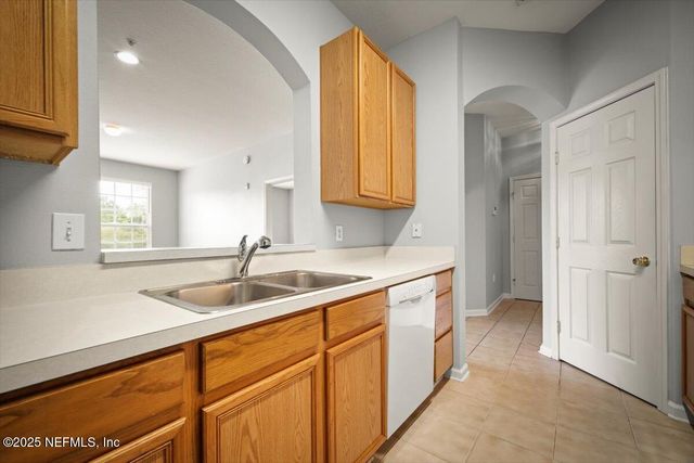 7990 BAYMEADOWS Road E 1007, Jacksonville, FL 32256