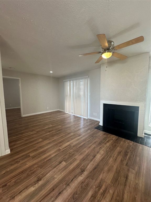 7431 Holly Hill Drive 217, Dallas, TX 75231