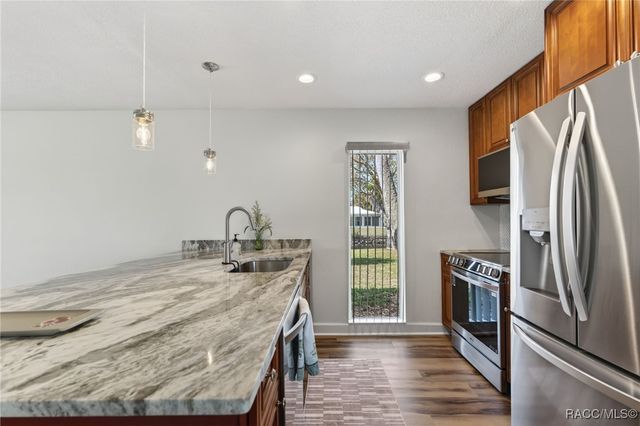 11243 W Bayshore Drive, Crystal River, FL 34429